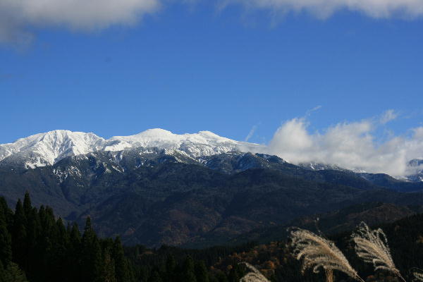 白山積雪.jpg